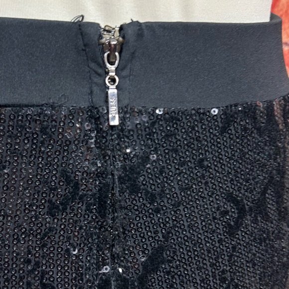Guess Black Sequined Snakeskin Patterned Mini Skirt - Picture 5 of 8
